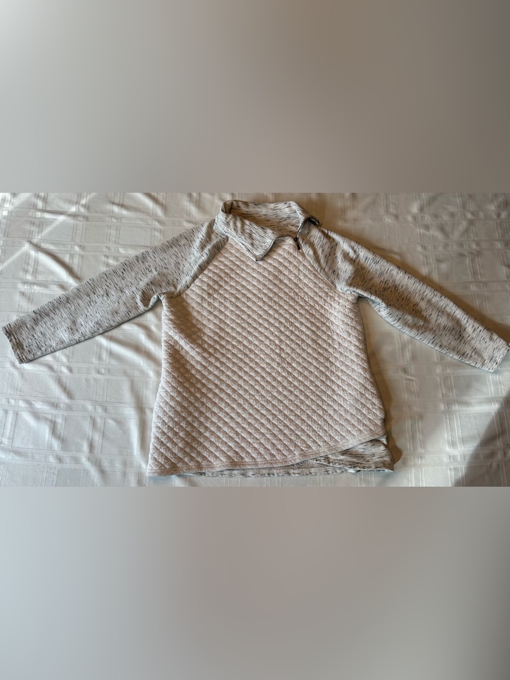 Chico's Cream & Gray Quilted Pullover Sweater Shirt with Zipper Size‎ Medium M